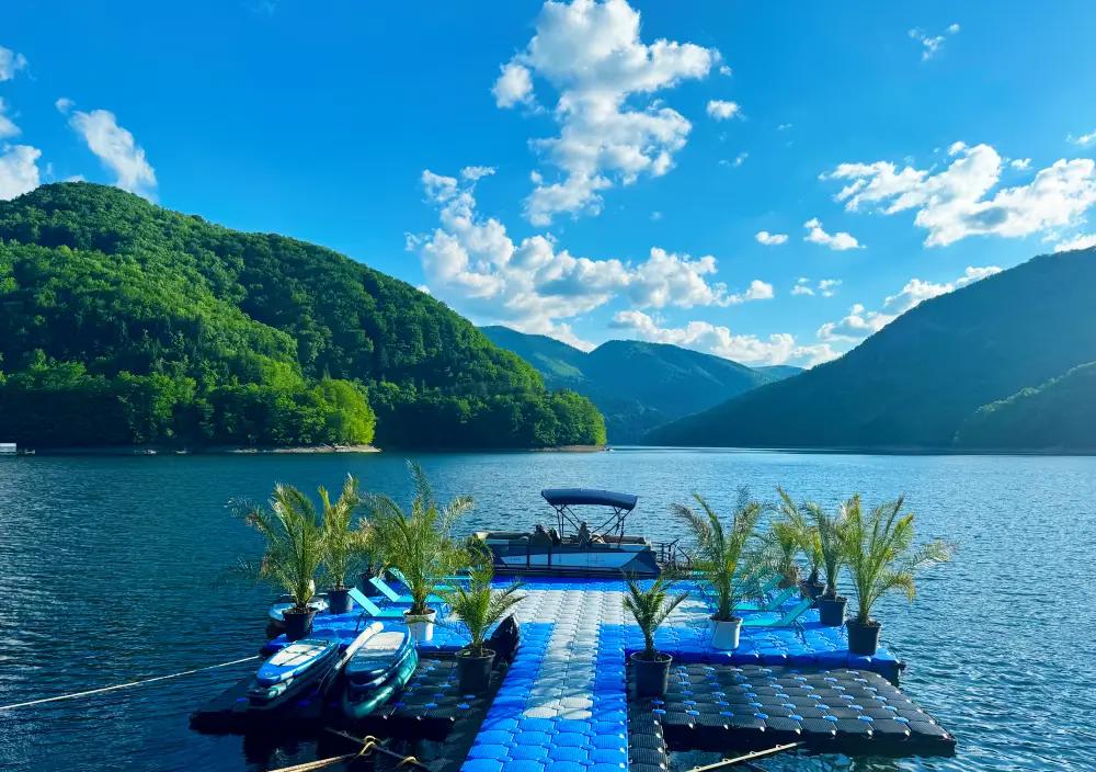 Evenimente pe Lacul Tarnița: transformă orice ocazie într-o experiență memorabilă