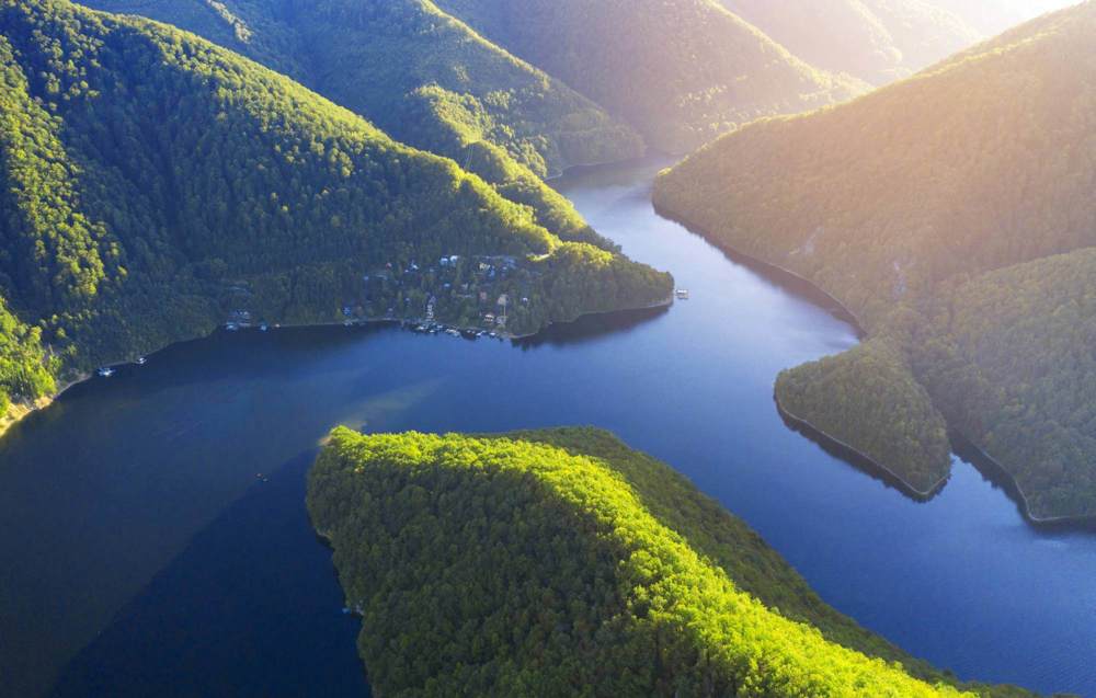 Lac Tarnita- inchirieri barci si pontoane